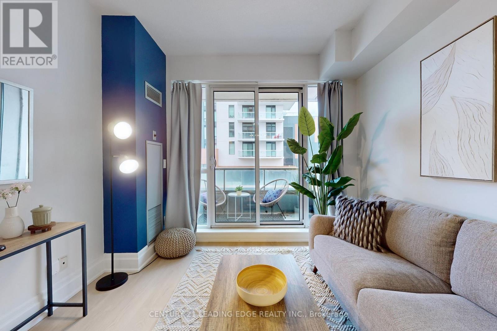 Property at 206 - 1 UPPER DUKE CRESCENT image 3