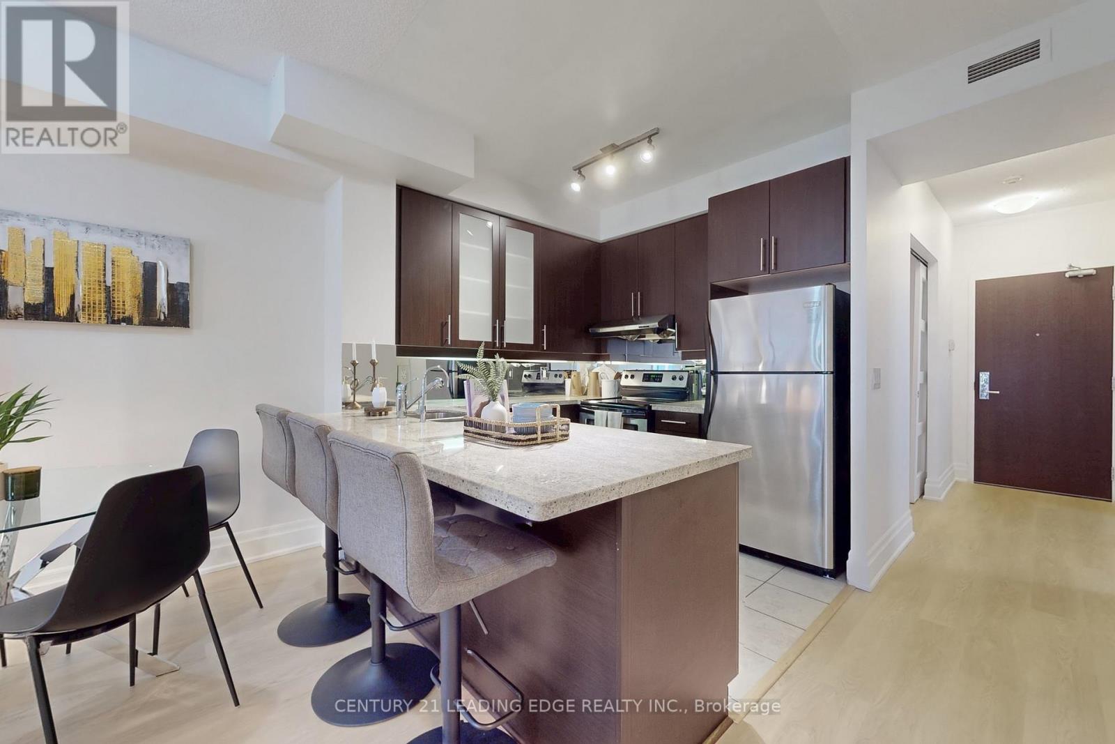Property at 206 - 1 UPPER DUKE CRESCENT image 5