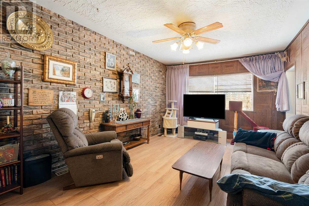 Property at 1921 7 Avenue SE image 3