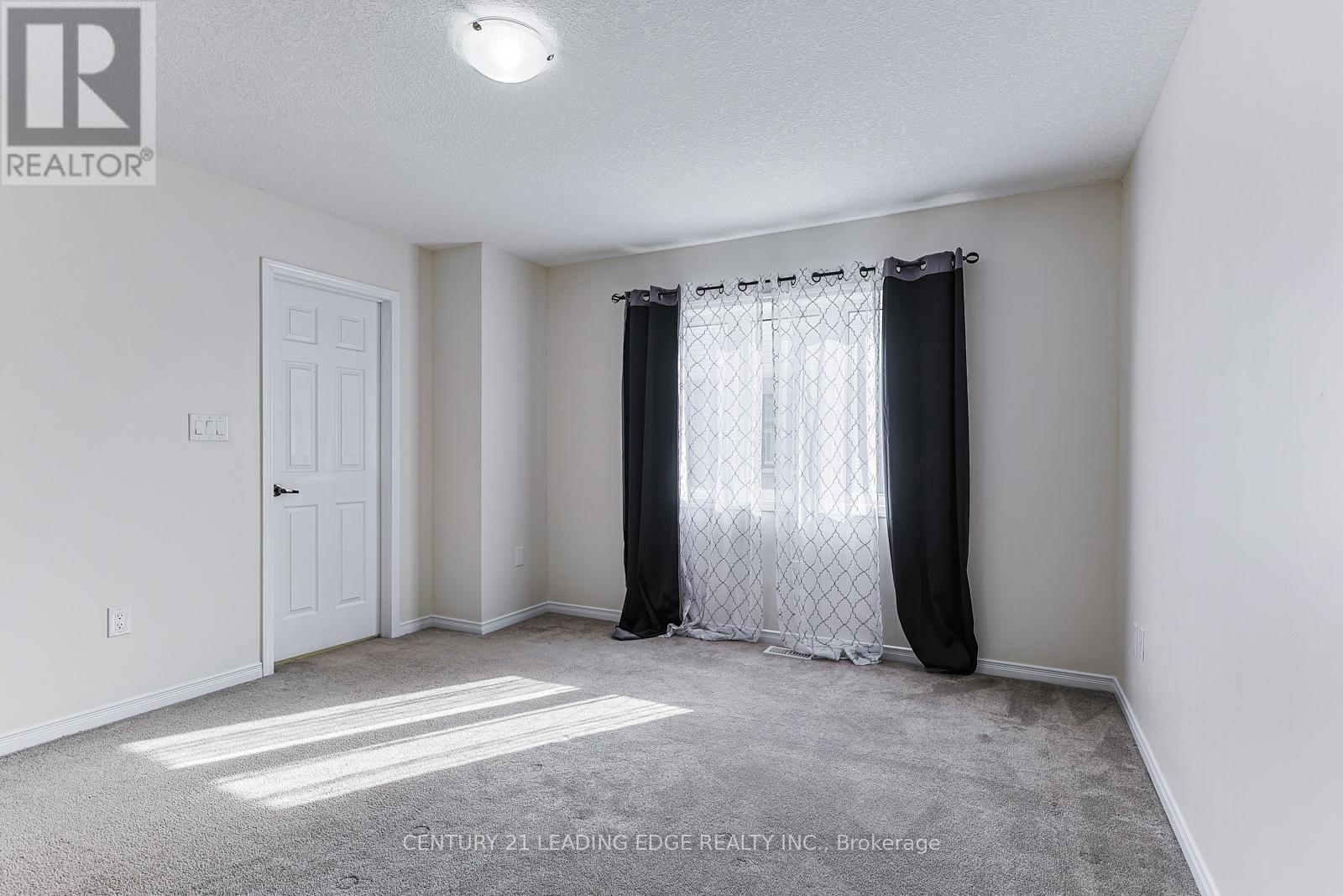 153 Thompson Road, Haldimand, Ontario  N3W 0C1 - Photo 11 - X12064864
