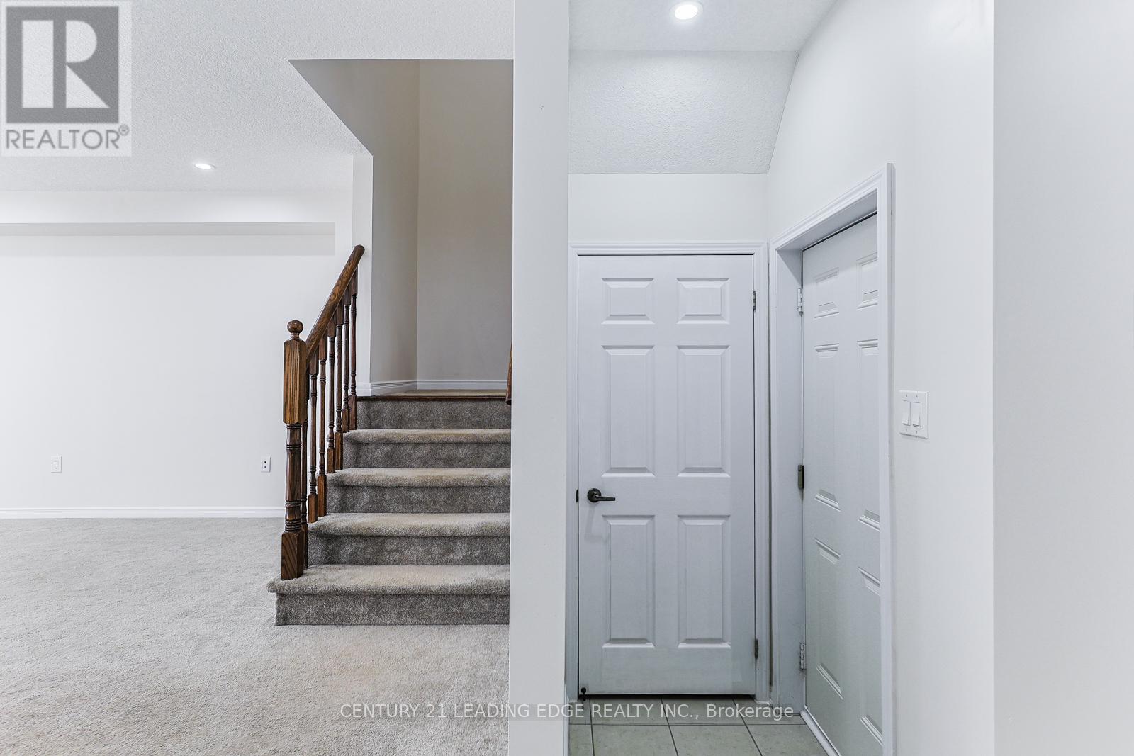 153 Thompson Road, Haldimand, Ontario  N3W 0C1 - Photo 9 - X12064864