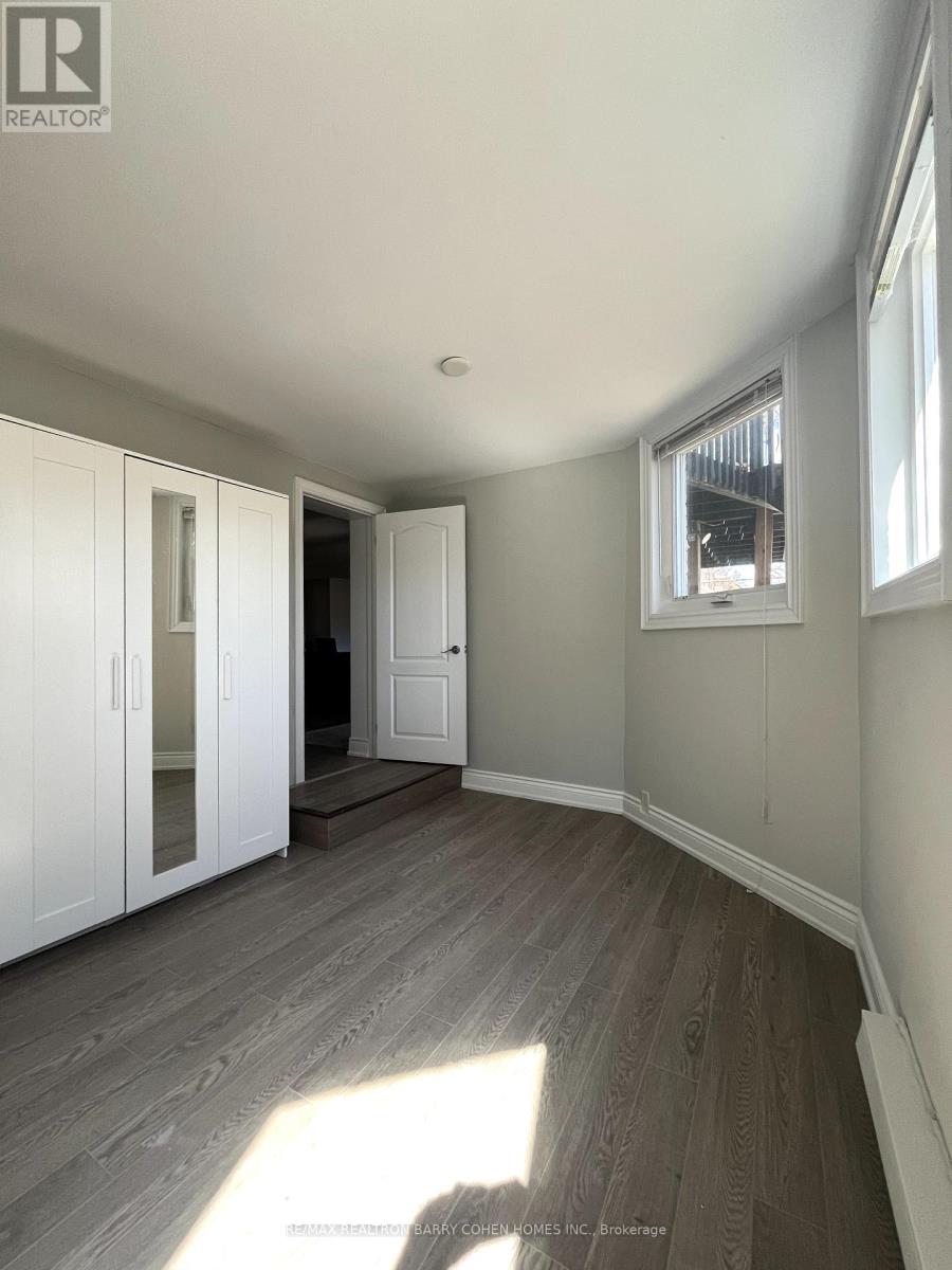 98 Rockford Road, Toronto, Ontario  M2R 3A7 - Photo 8 - C12055077