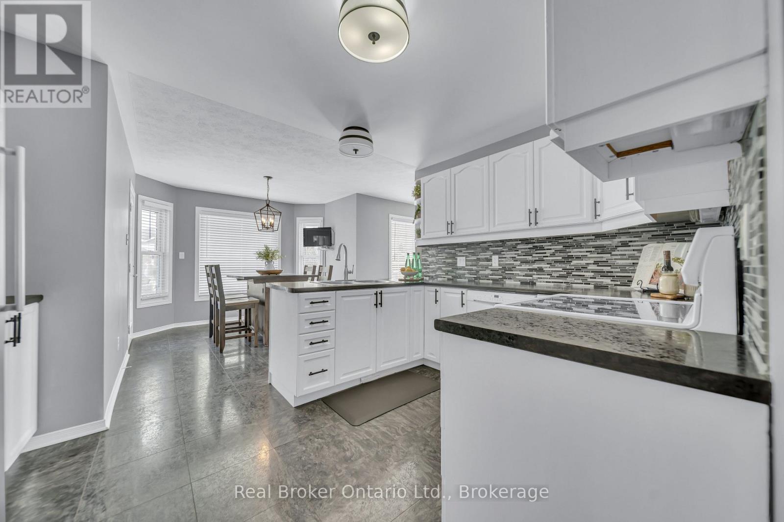500 Havelock Avenue S, North Perth, Ontario  N4W 3T6 - Photo 11 - X12064941