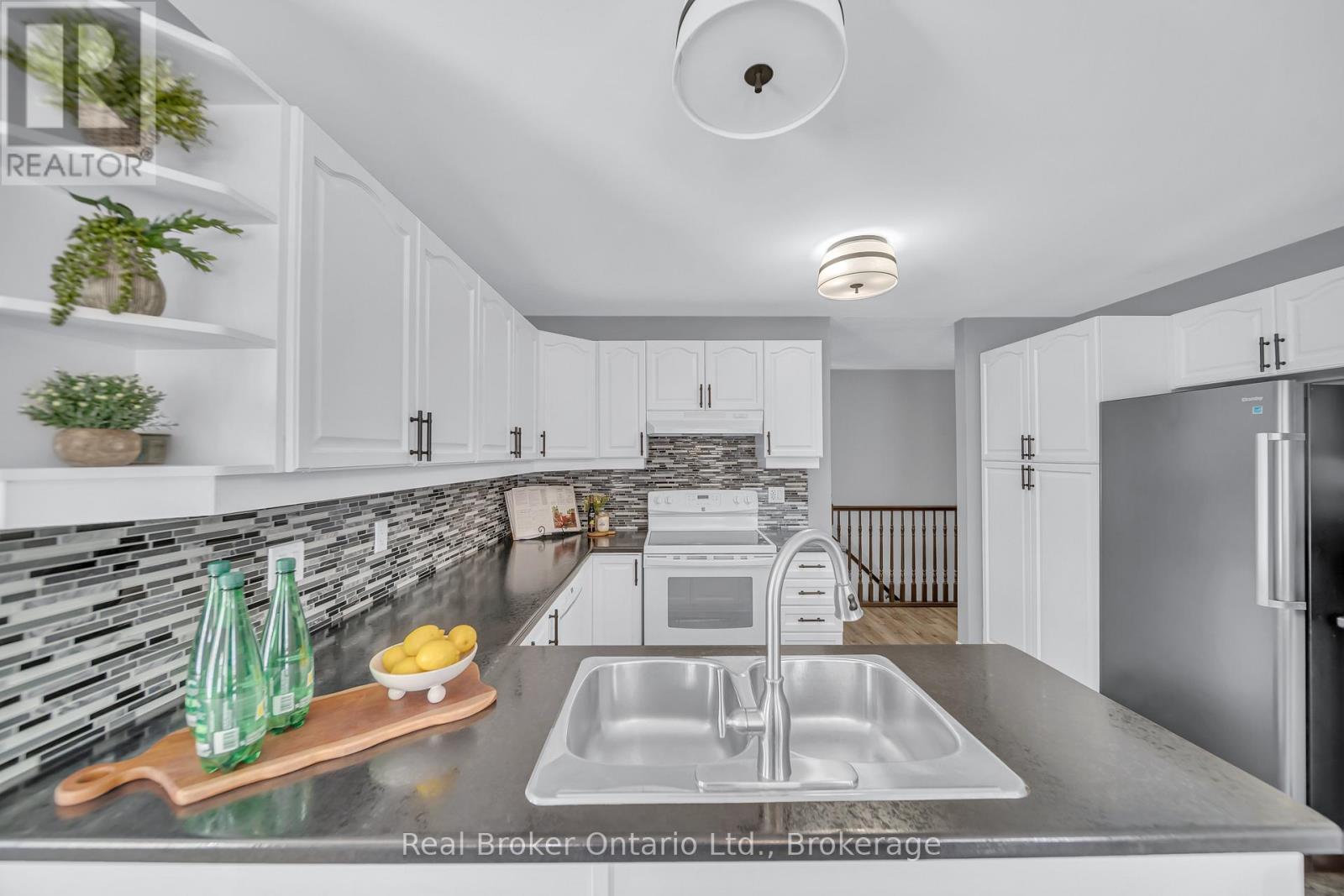 500 Havelock Avenue S, North Perth, Ontario  N4W 3T6 - Photo 13 - X12064941