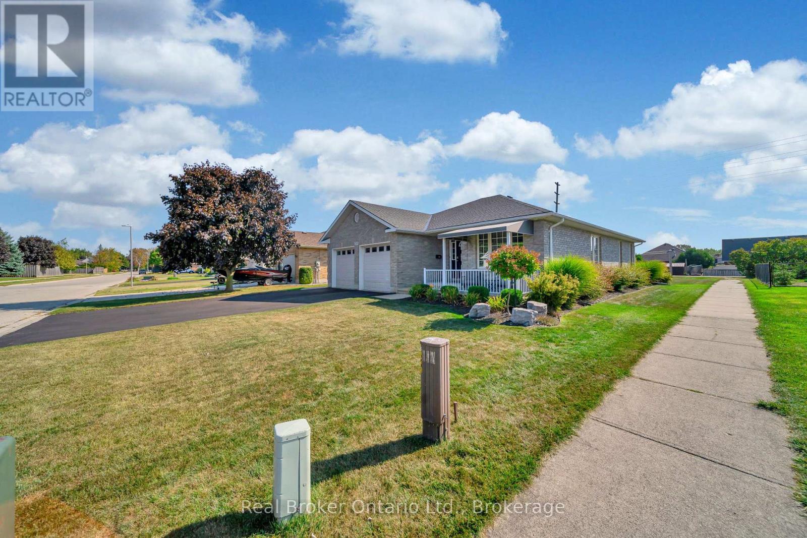 500 Havelock Avenue S, North Perth, Ontario  N4W 3T6 - Photo 2 - X12064941