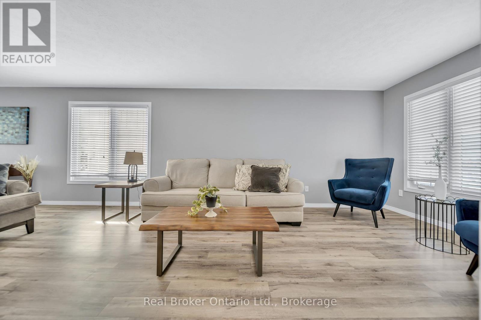 500 Havelock Avenue S, North Perth, Ontario  N4W 3T6 - Photo 6 - X12064941