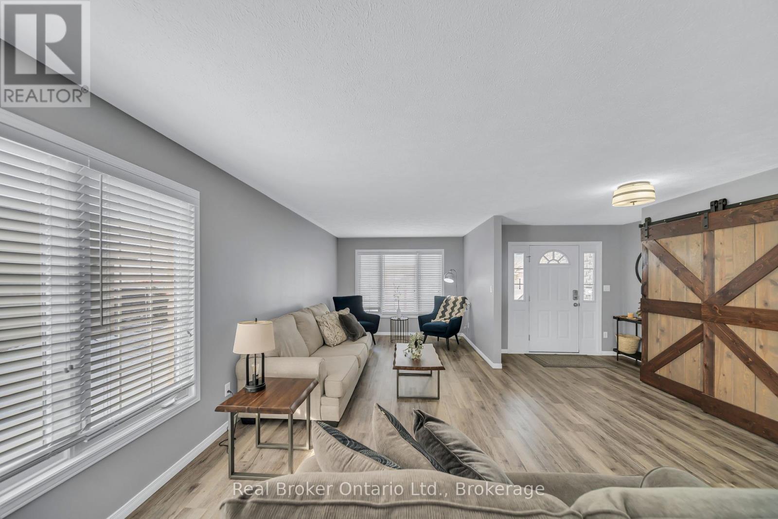 500 Havelock Avenue S, North Perth, Ontario  N4W 3T6 - Photo 7 - X12064941