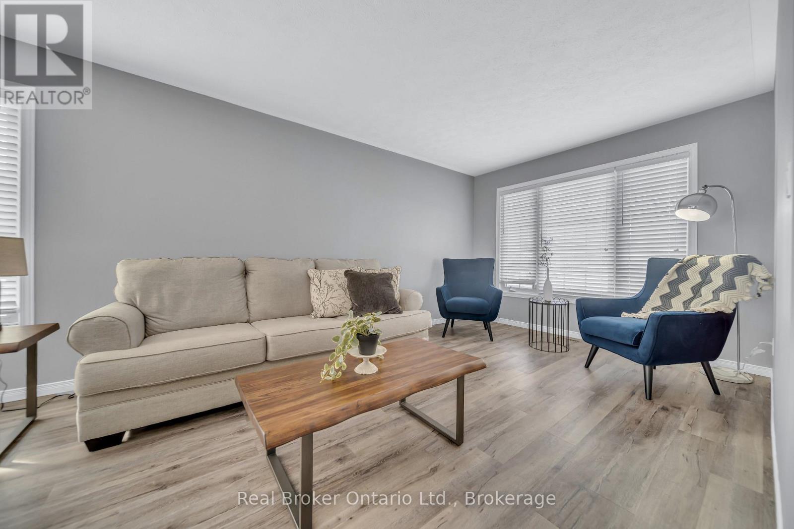 500 Havelock Avenue S, North Perth, Ontario  N4W 3T6 - Photo 8 - X12064941