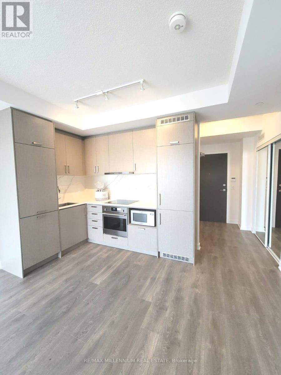 808 - 60 Honeycrisp Crescent N, Vaughan, Ontario  L4K 0N5 - Photo 3 - N12064929