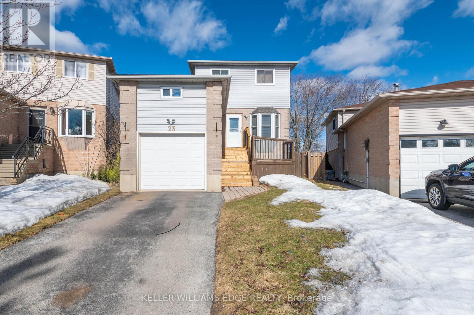 23 Rutledge Court, Hamilton (Templemead), Ontario  L8W 3H7 - Photo 1 - X12064945