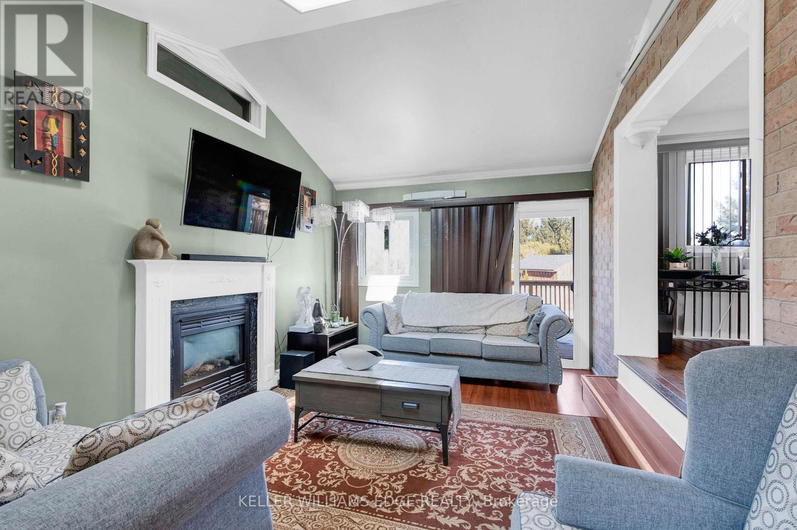 23 Rutledge Court, Hamilton (Templemead), Ontario  L8W 3H7 - Photo 12 - X12064945
