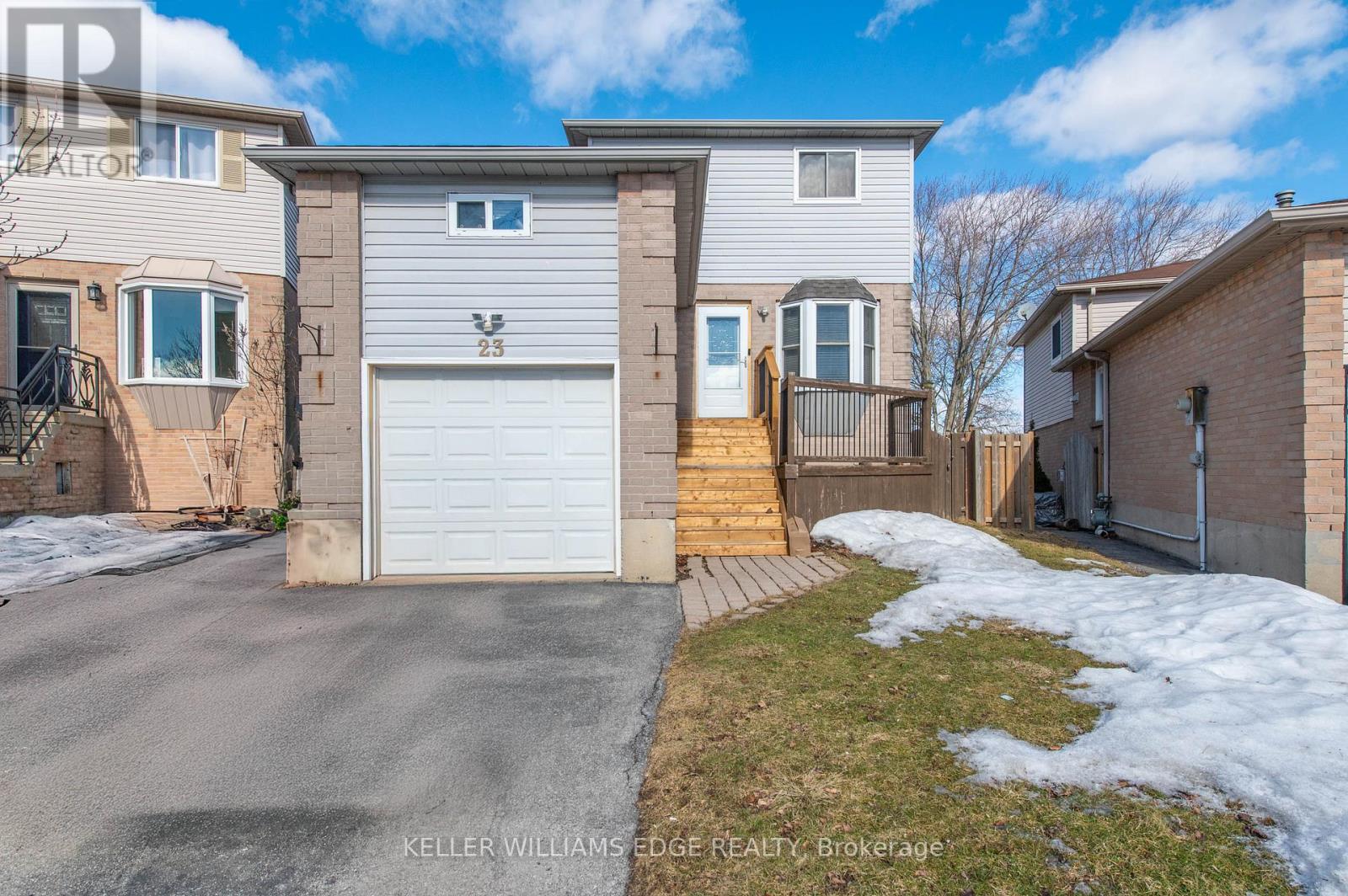 23 Rutledge Court, Hamilton (Templemead), Ontario  L8W 3H7 - Photo 3 - X12064945