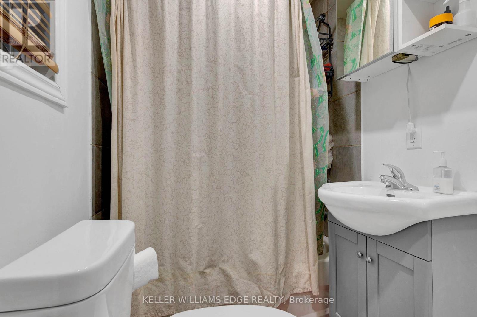 23 Rutledge Court, Hamilton (Templemead), Ontario  L8W 3H7 - Photo 33 - X12064945