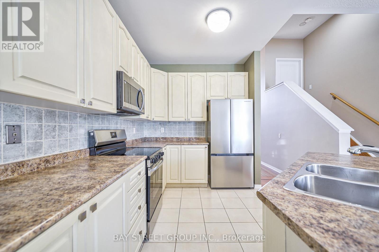 21 Loughlin Hill Crescent, Ajax, Ontario  L1Z 1P8 - Photo 10 - E12064987