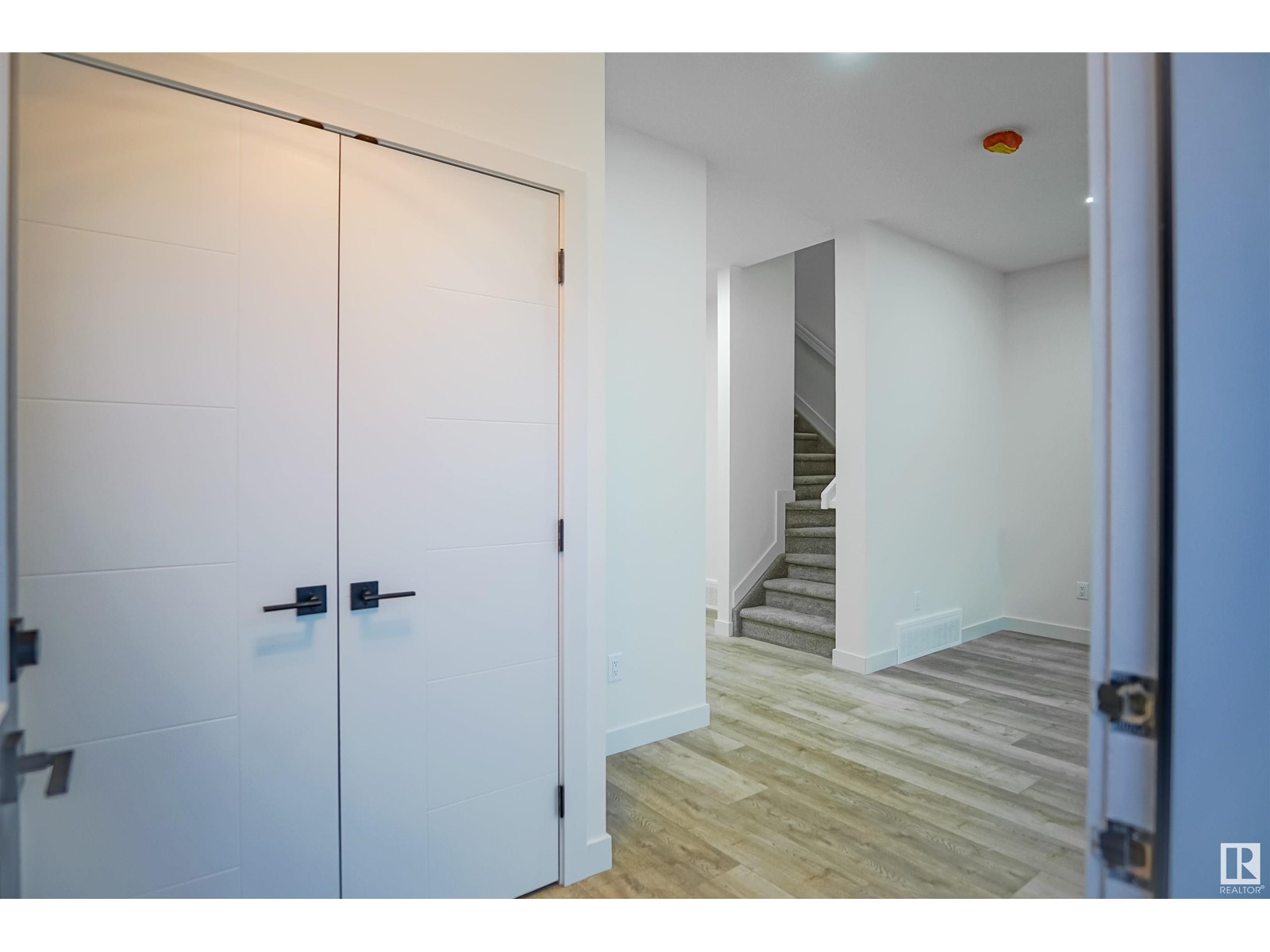 Property at 80 Blackbird BN image 3