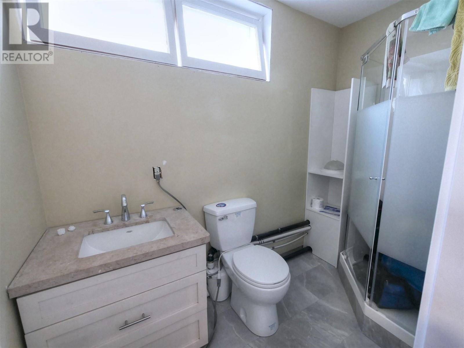 819 Glen Drive, Trail, British Columbia  V1R 1B5 - Photo 9 - 10341676