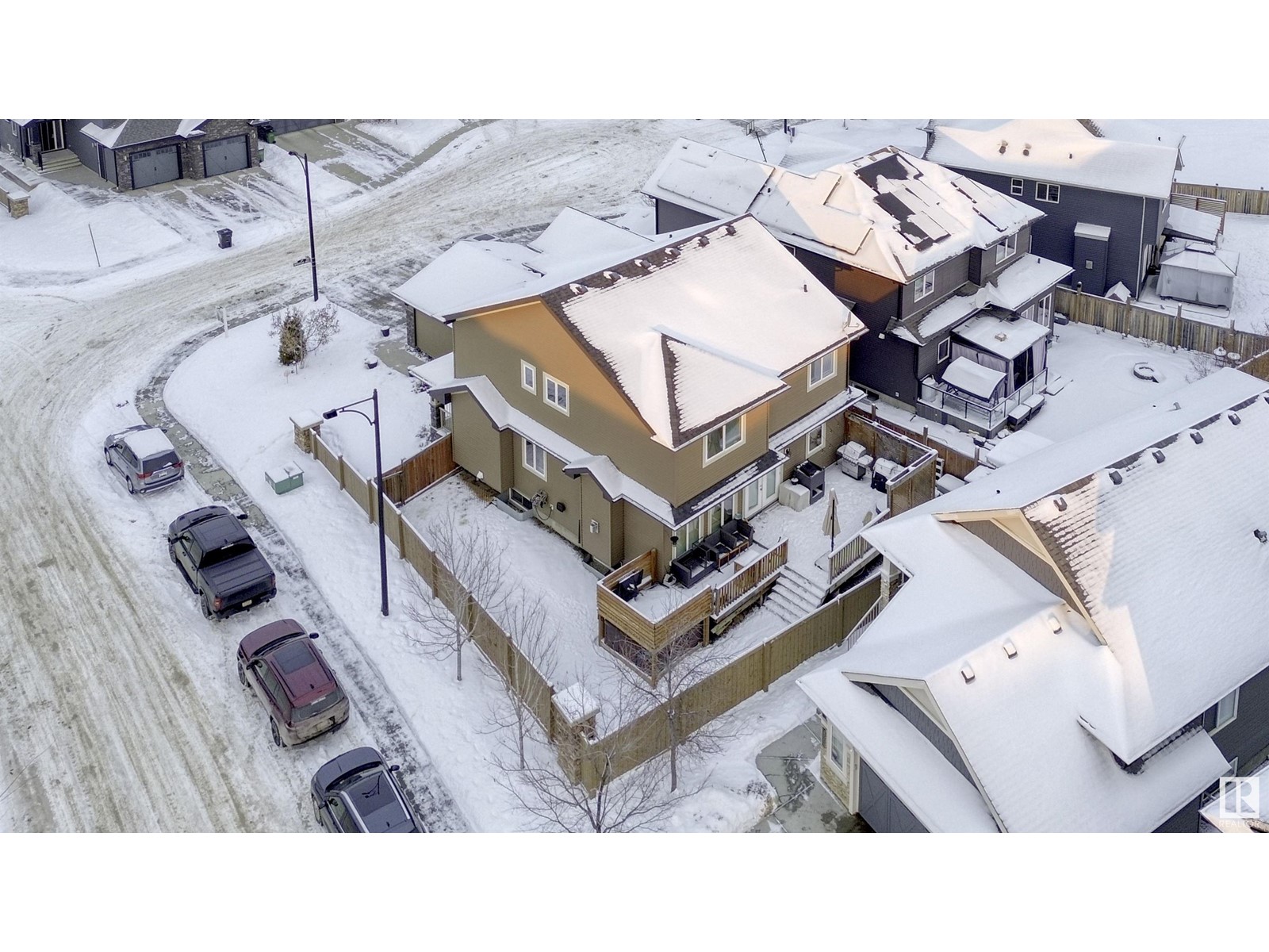 Property at 3131 Winspear CR SW image 2