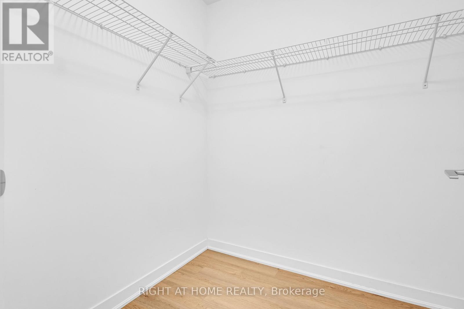 105 - 85 Duke Street W, Kitchener, Ontario  N2H 0B7 - Photo 36 - X12062550