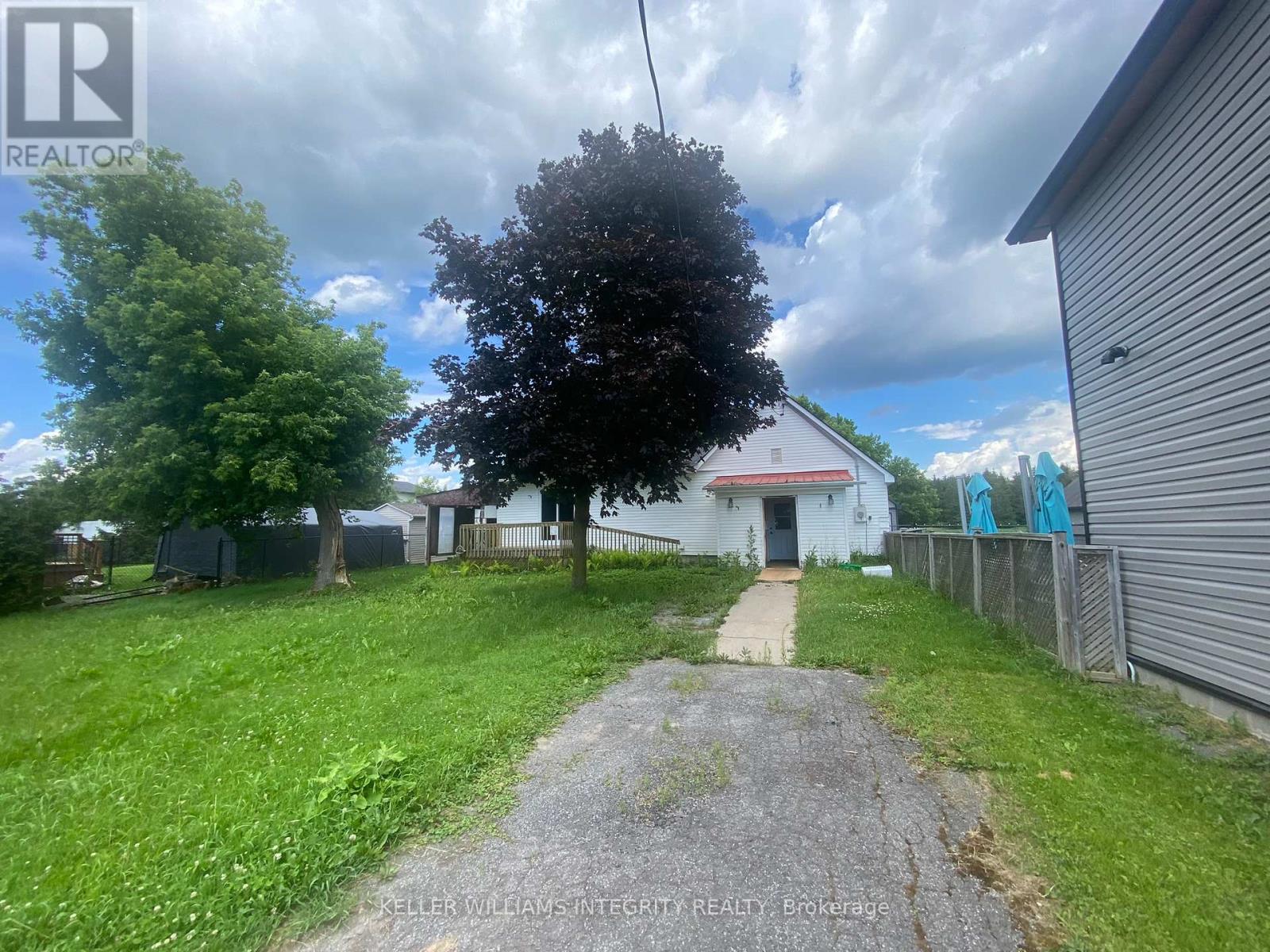 2415 Du Lac Road, Clarence-Rockland, Ontario  K0A 3N0 - Photo 4 - X12065065