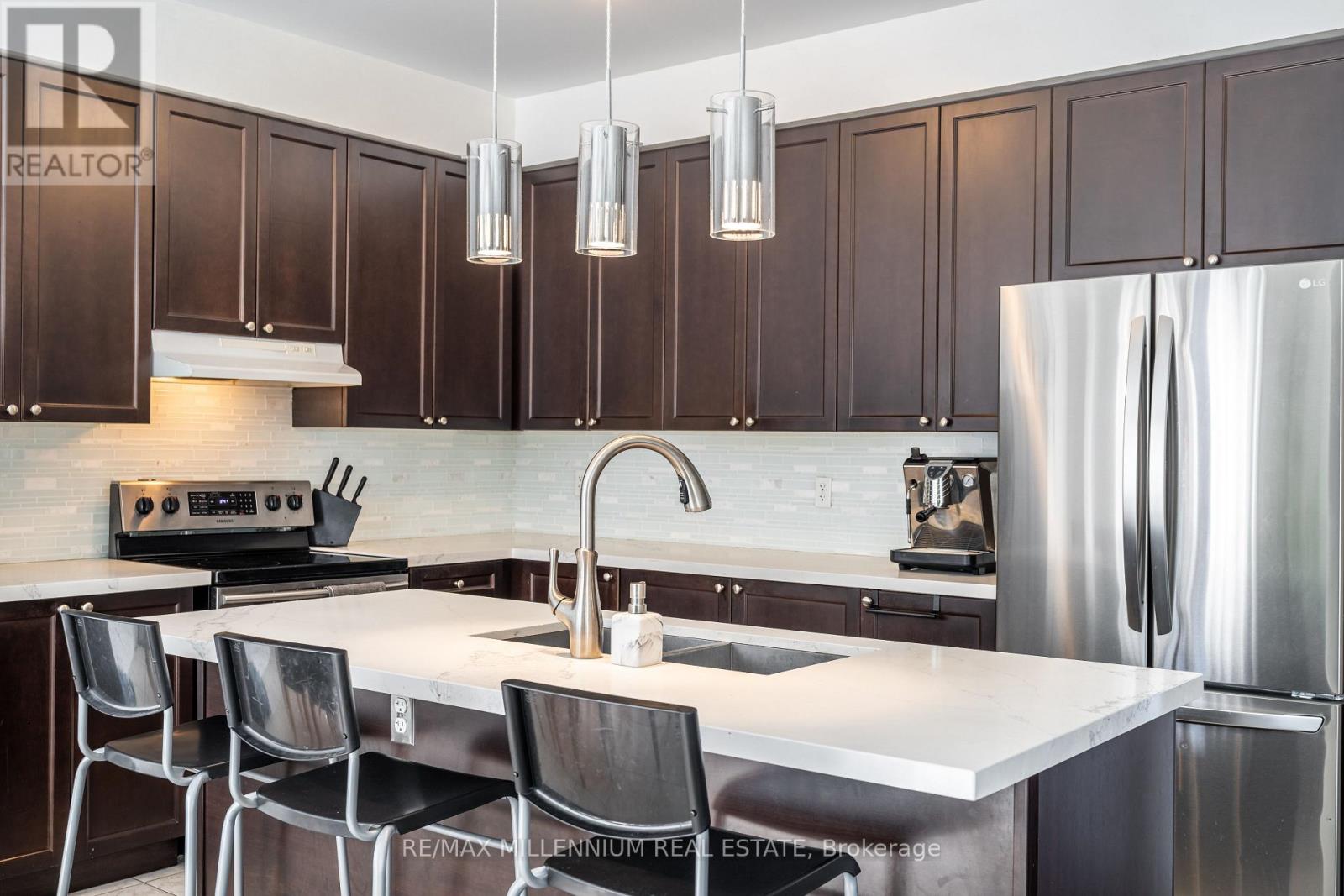 33 Britannia Avenue E, Oshawa (Windfields), Ontario  L1L 0C1 - Photo 11 - E12065085