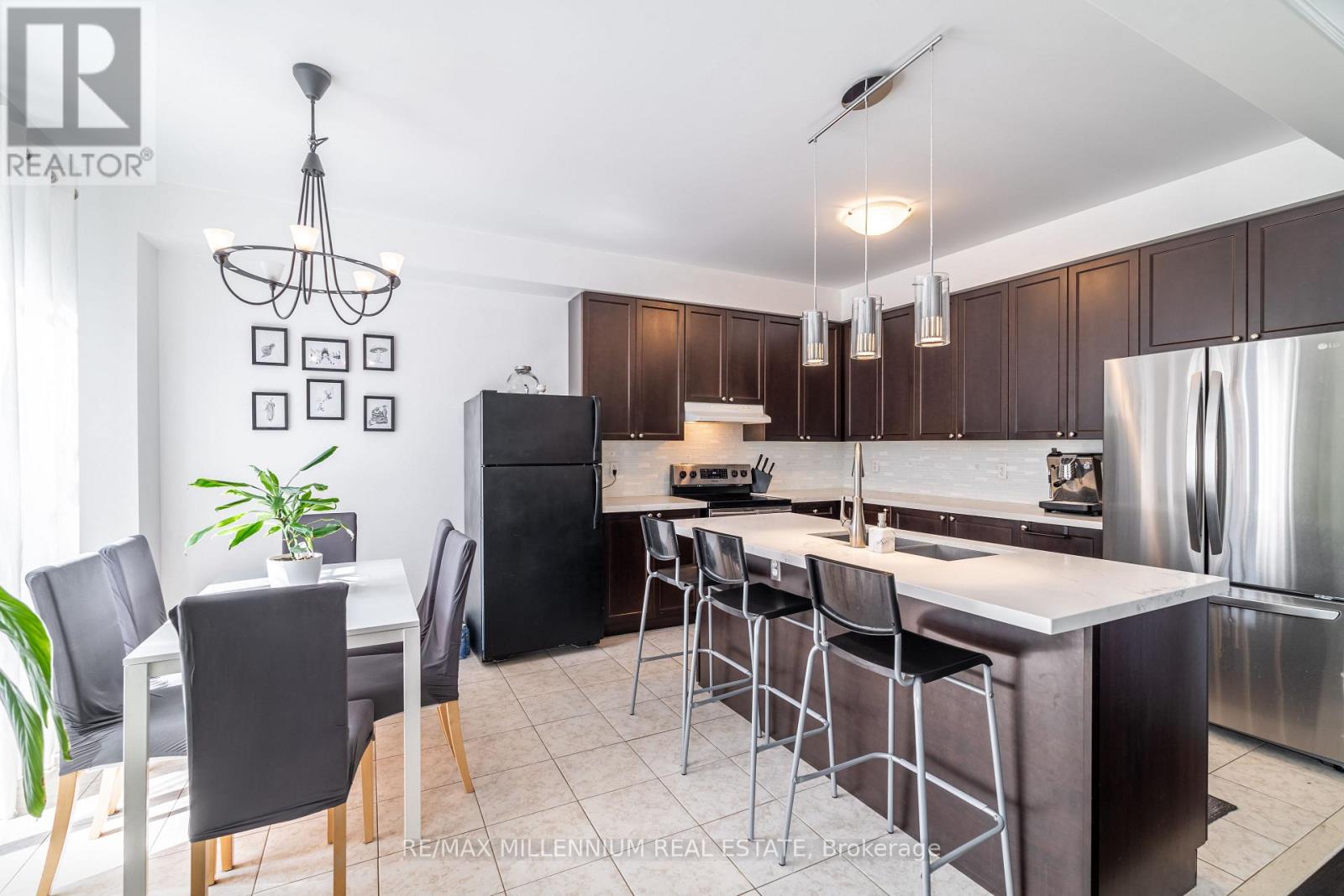 33 Britannia Avenue E, Oshawa (Windfields), Ontario  L1L 0C1 - Photo 9 - E12065085