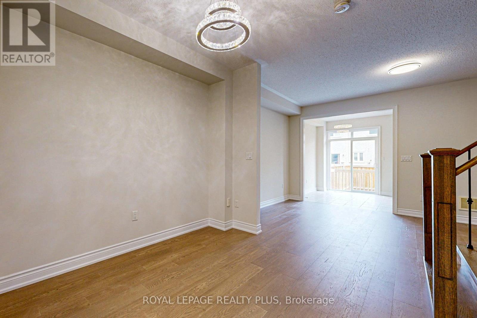 Property at 37 TEAL CREST CIRCLE image 4