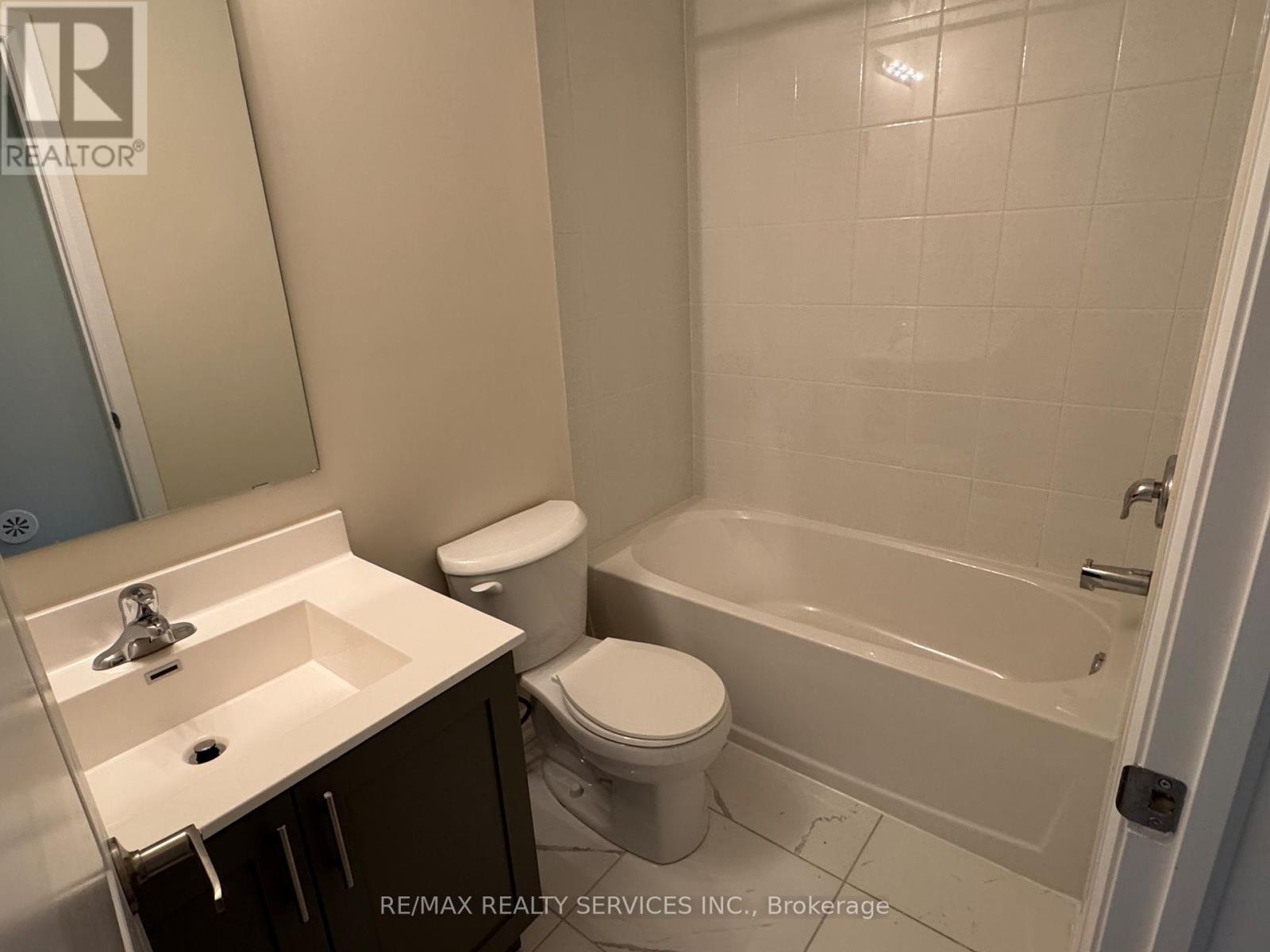 130 - 1573 Rose Way, Milton, Ontario  L9T 7E7 - Photo 10 - W12065083