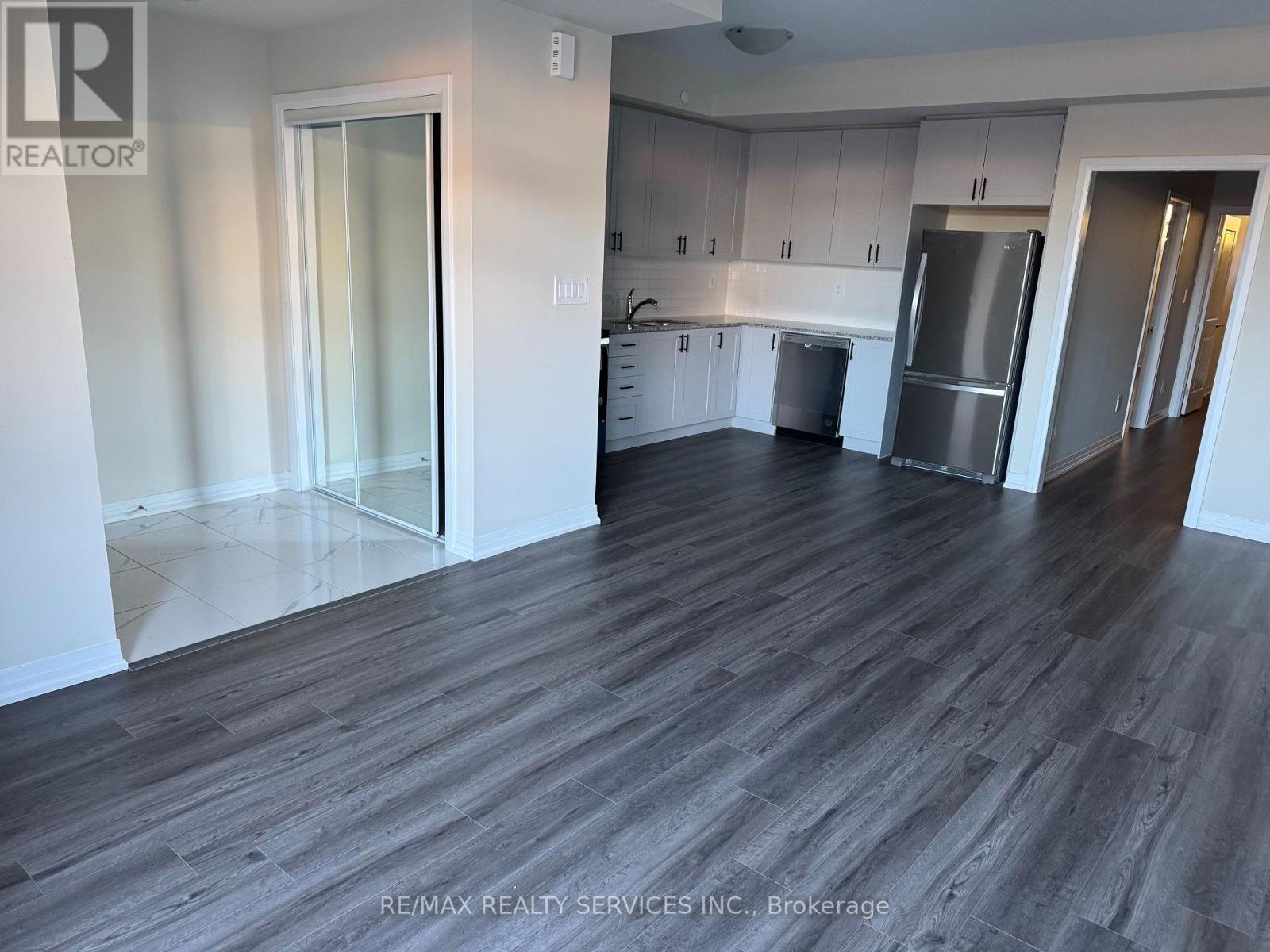Property at 130 - 1573 ROSE WAY image 3