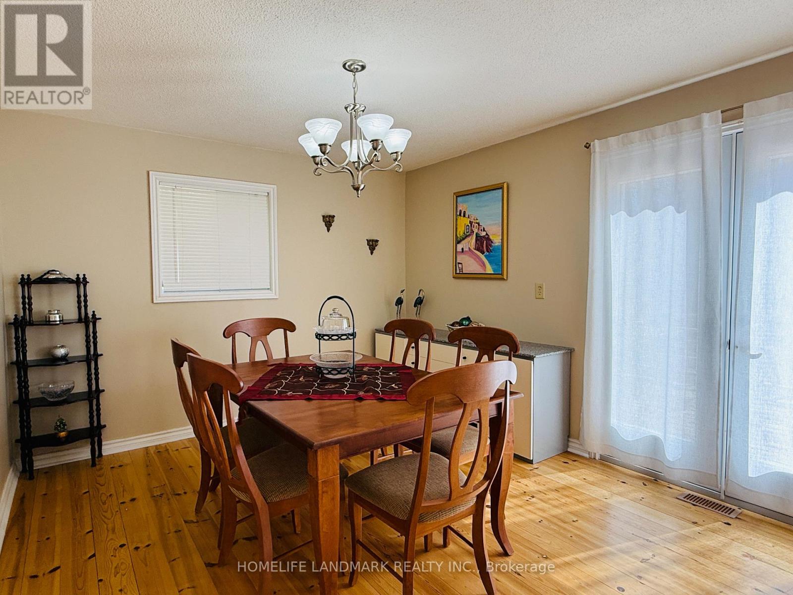 Property at 140 WOLFE TRAIL image 3