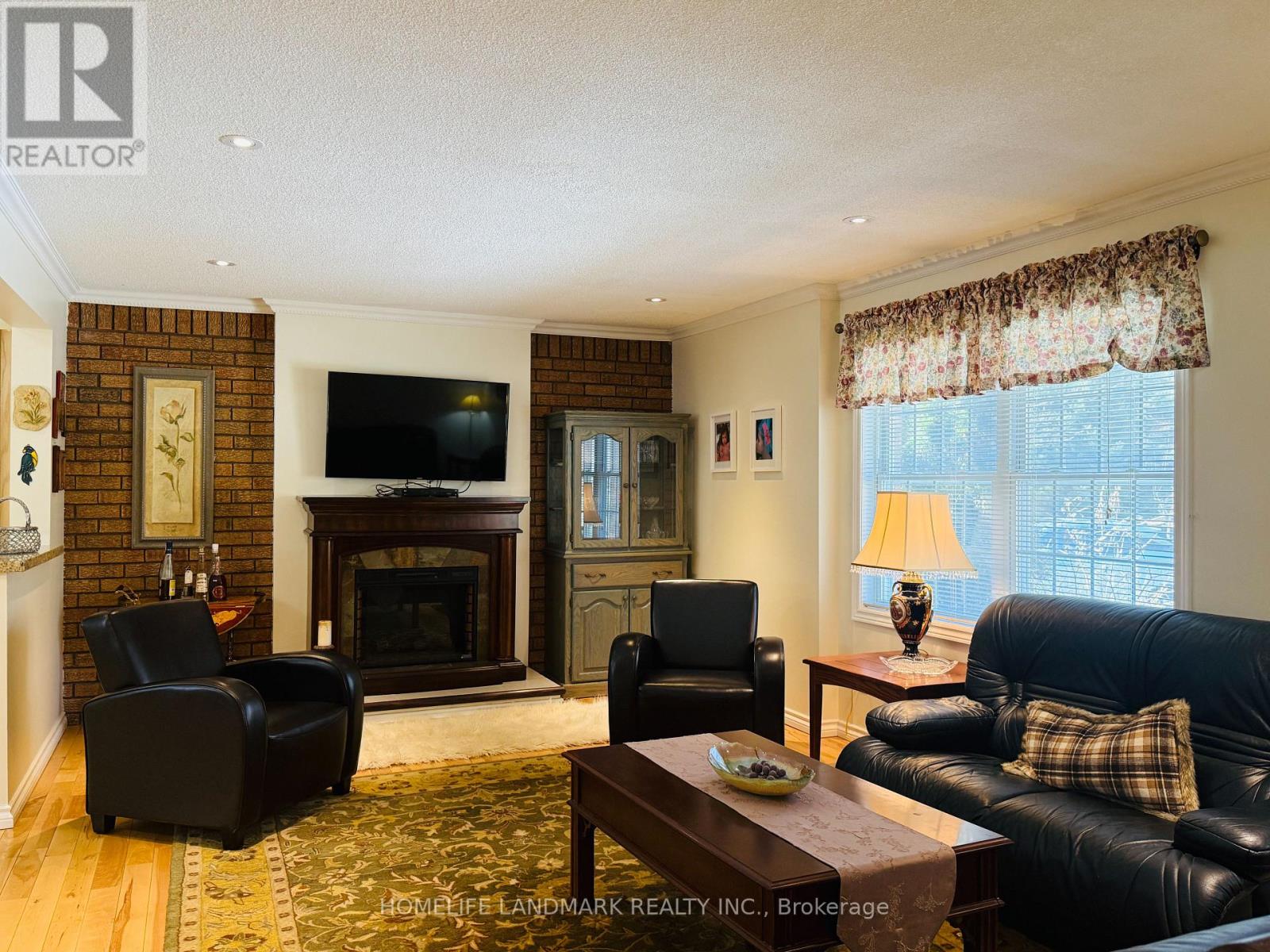 Property at 140 WOLFE TRAIL image 5