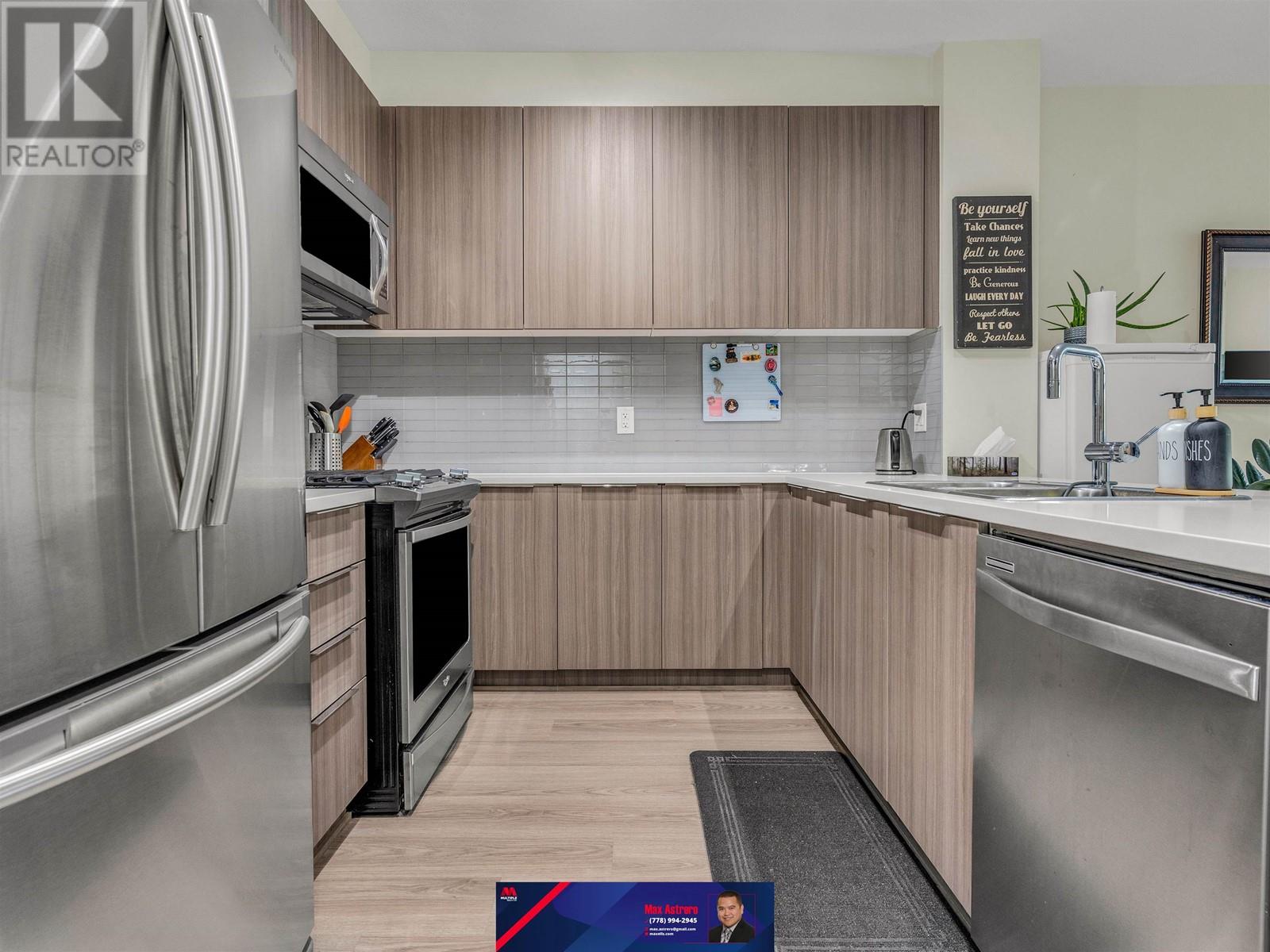 Property at 302 1151 WINDSOR MEWS image 3