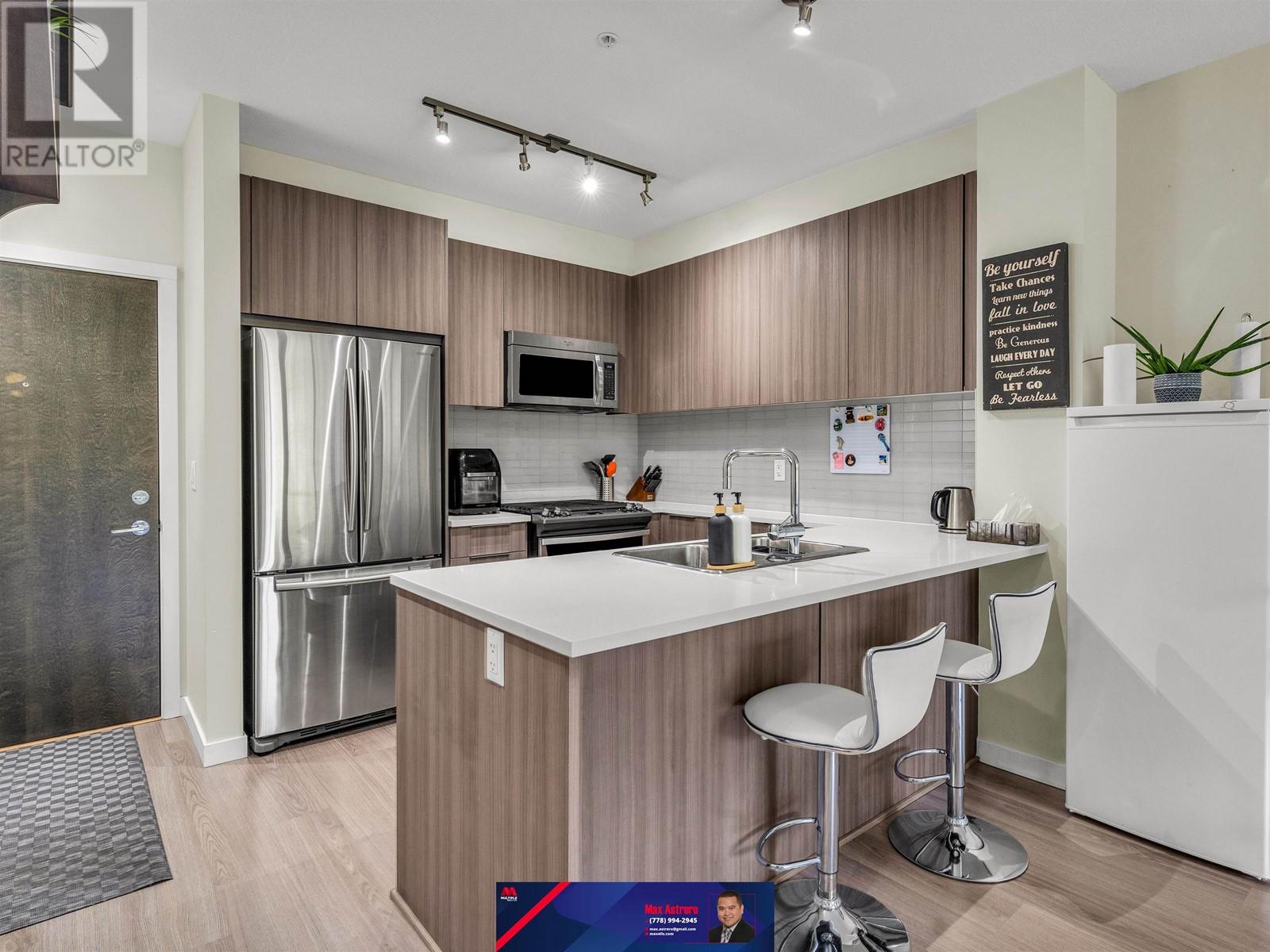 Property at 302 1151 WINDSOR MEWS image 4