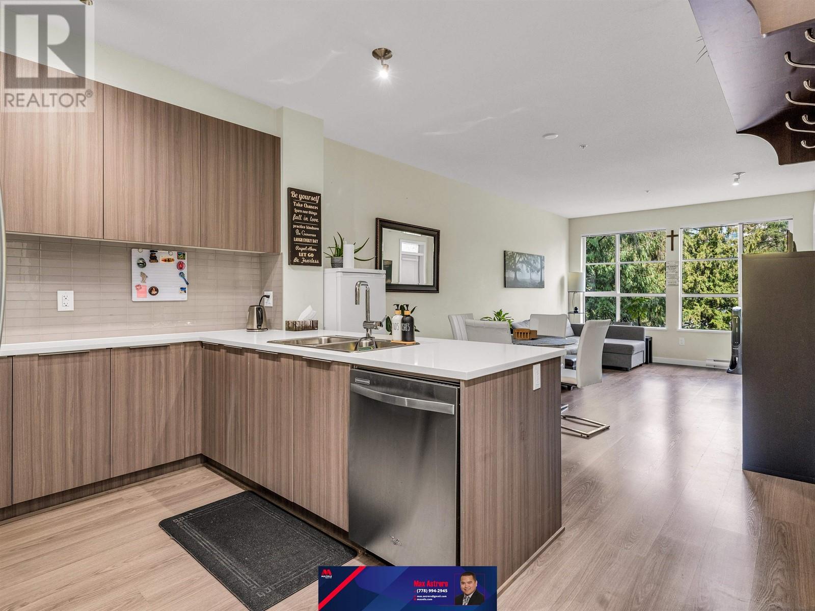 Property at 302 1151 WINDSOR MEWS image 2