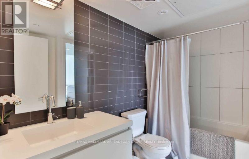 2511 - 75 Queens Wharf Road, Toronto, Ontario  M5V 0J8 - Photo 12 - C12065105