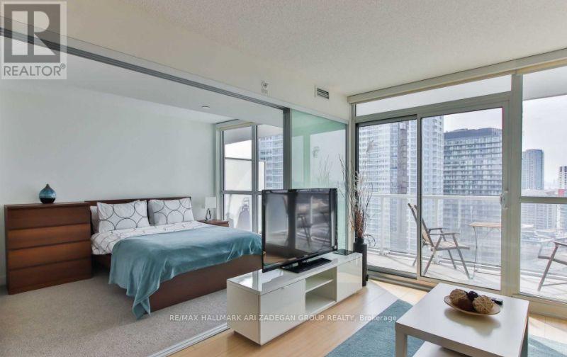 2511 - 75 Queens Wharf Road, Toronto, Ontario  M5V 0J8 - Photo 13 - C12065105