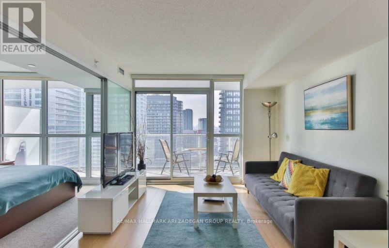 2511 - 75 Queens Wharf Road, Toronto, Ontario  M5V 0J8 - Photo 6 - C12065105