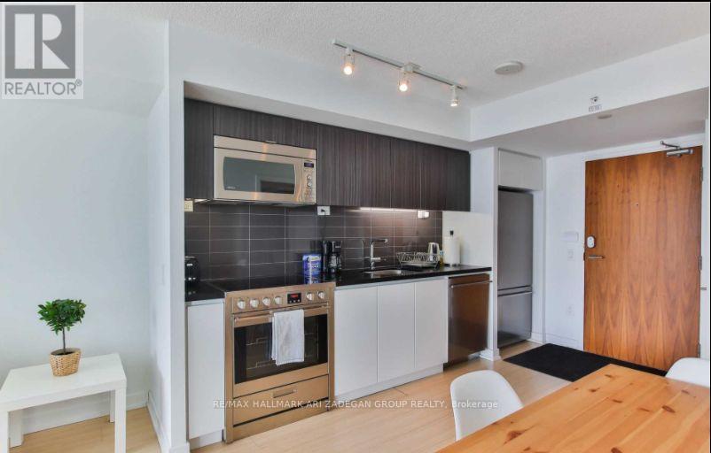 2511 - 75 Queens Wharf Road, Toronto, Ontario  M5V 0J8 - Photo 8 - C12065105