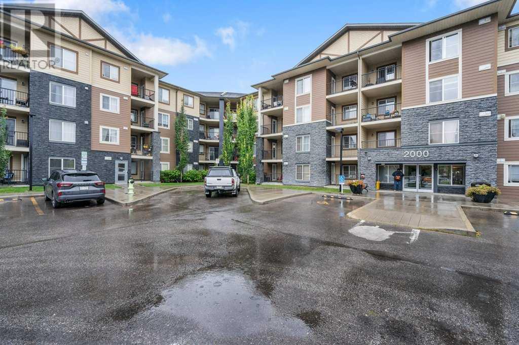 Property at 2417, 81 Legacy Boulevard SE image 2