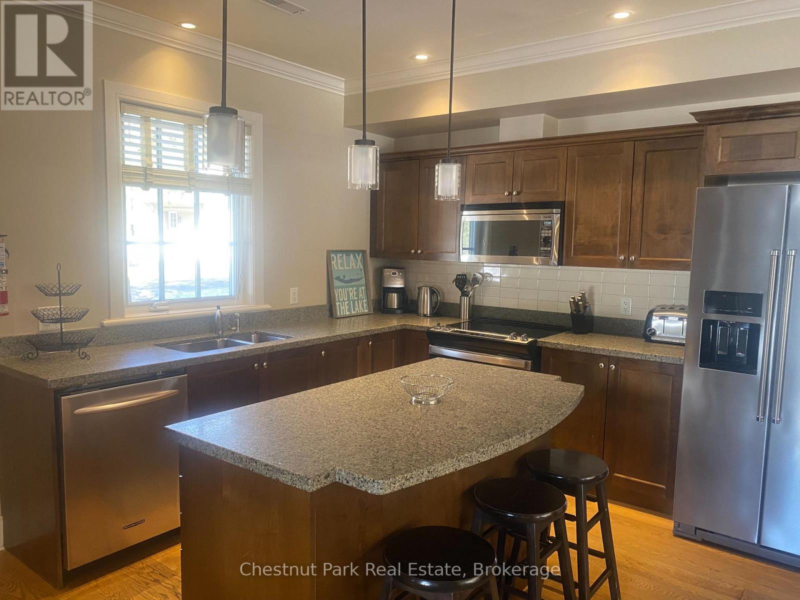 14 - 304 Emerald Hills Court, Seguin, Ontario  P0H 1H0 - Photo 9 - X12065143