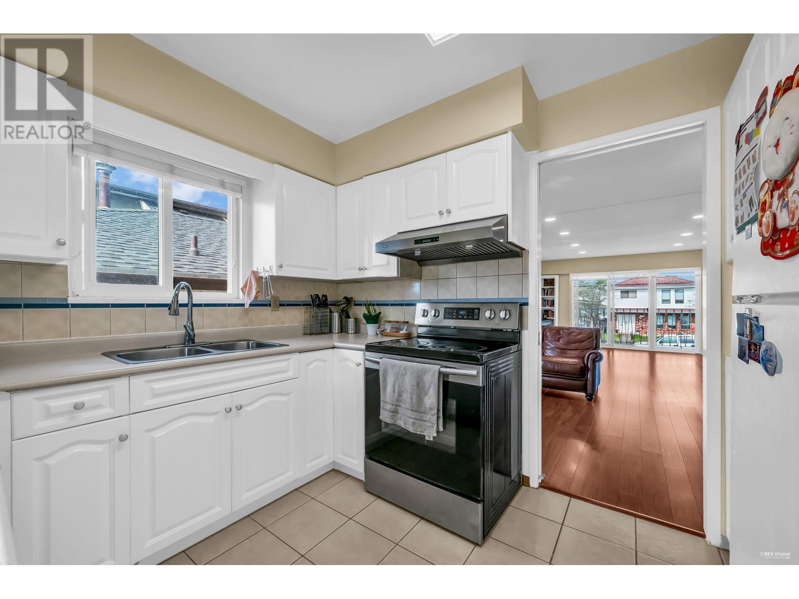 3230-3232 E 47th Avenue, Vancouver, British Columbia  V5S 1C6 - Photo 10 - R2985241