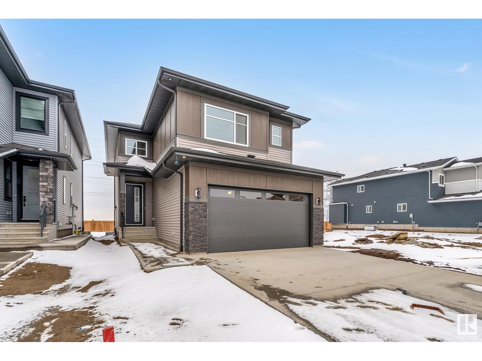 Property at 2904 1 AV SW image 1