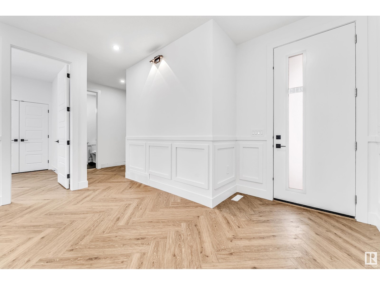 Property at 2904 1 AV SW image 5