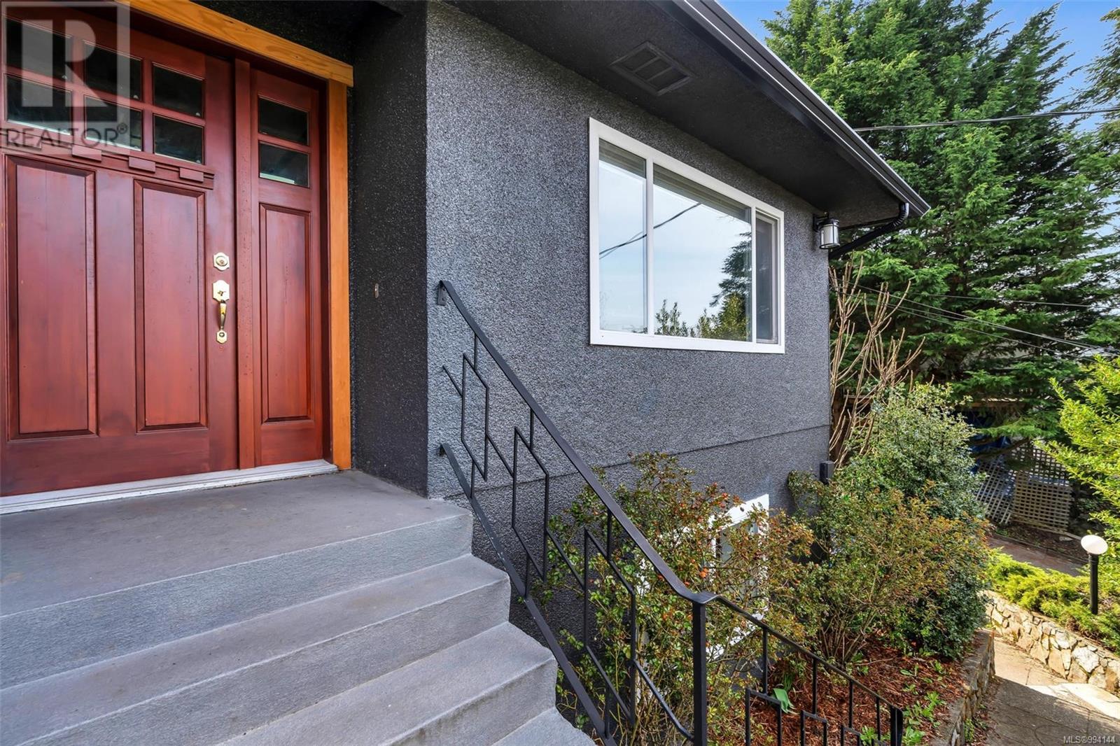 Property at 4087 Carey Rd image 3