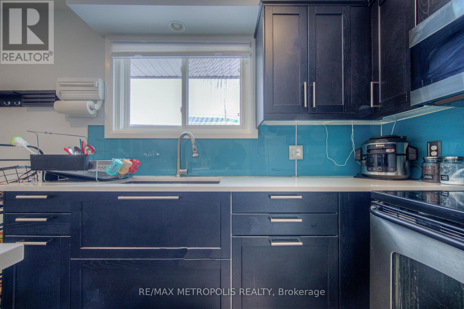 76 Glen Road, Cambridge, Ontario  N1R 4L6 - Photo 10 - X12065166