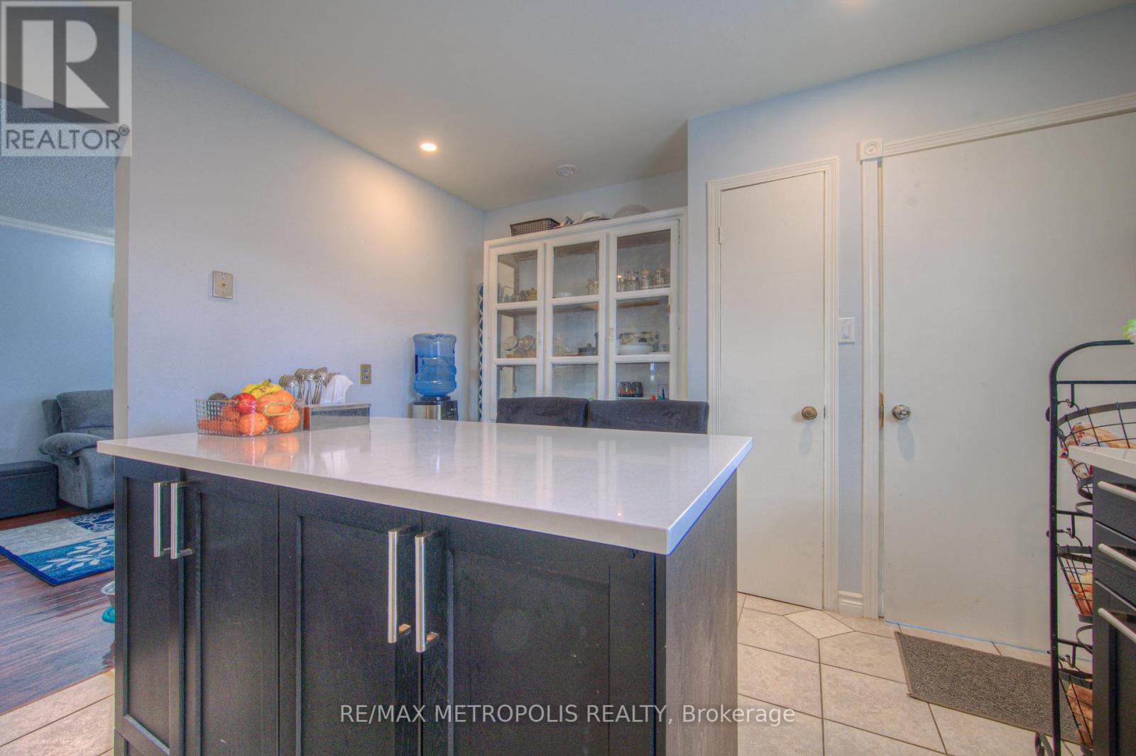 76 Glen Road, Cambridge, Ontario  N1R 4L6 - Photo 13 - X12065166