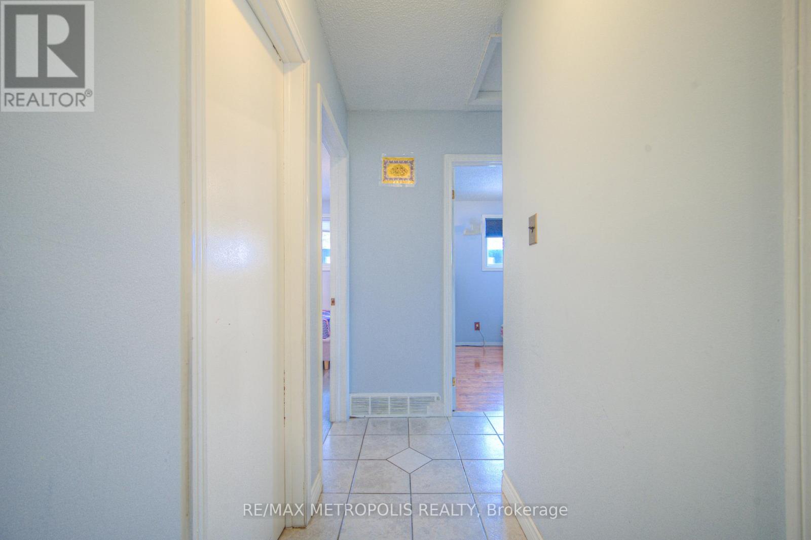 76 Glen Road, Cambridge, Ontario  N1R 4L6 - Photo 15 - X12065166