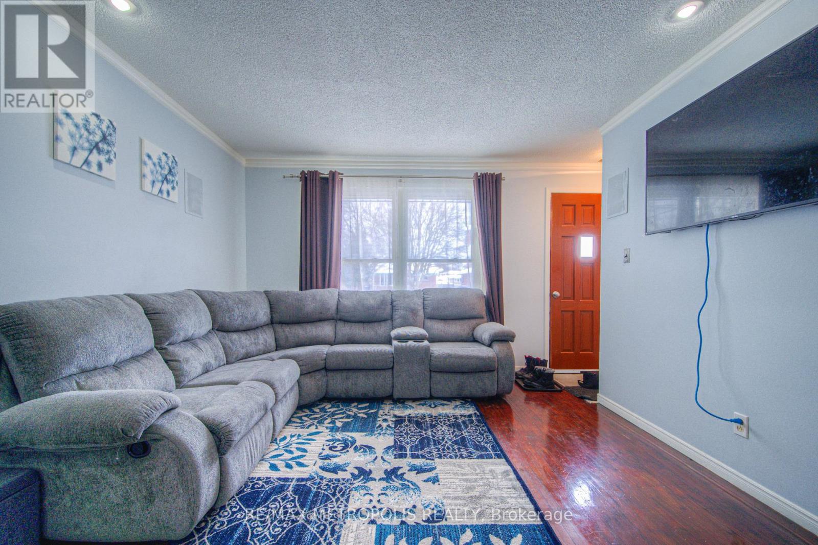 76 Glen Road, Cambridge, Ontario  N1R 4L6 - Photo 7 - X12065166