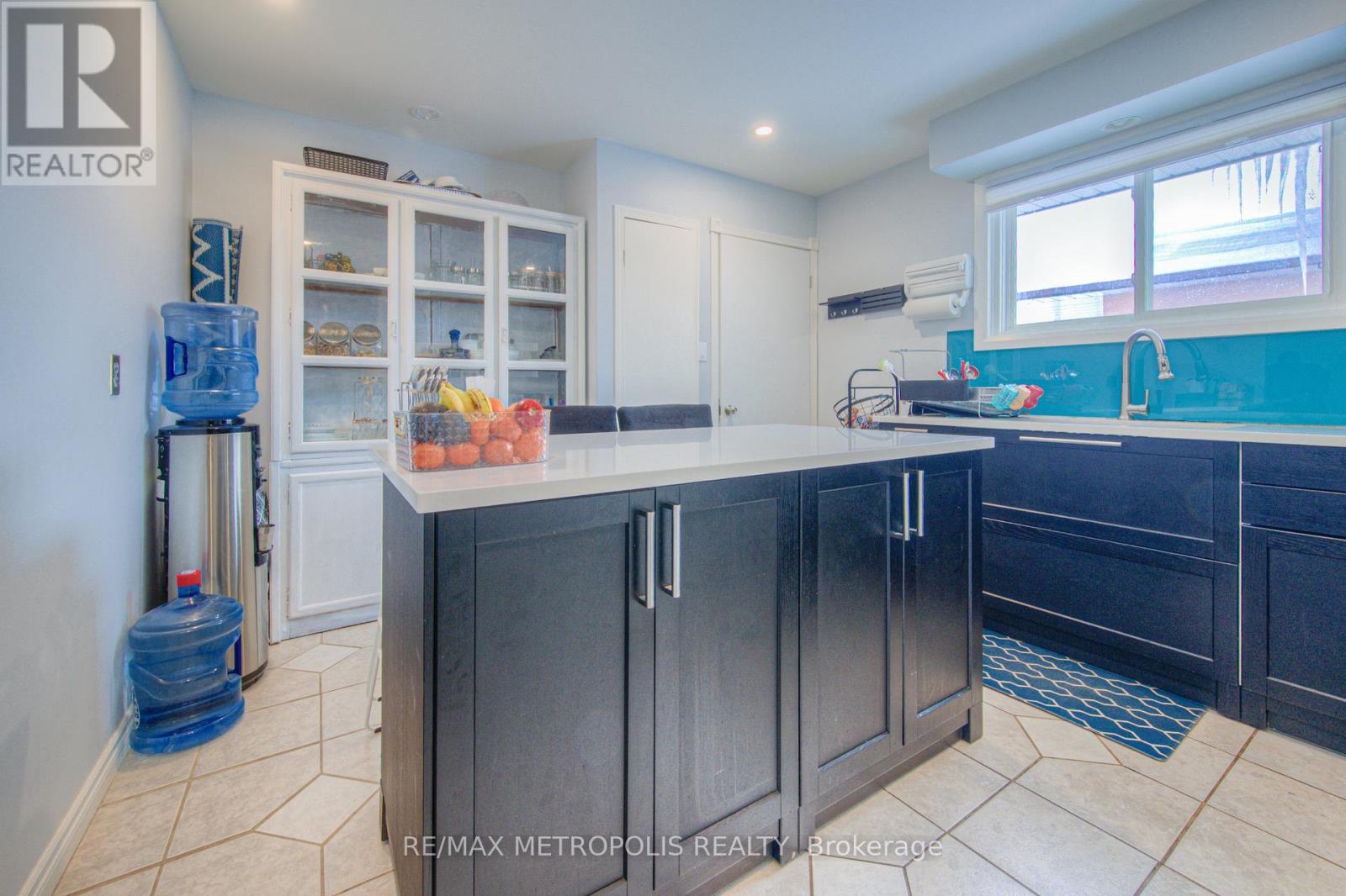 76 Glen Road, Cambridge, Ontario  N1R 4L6 - Photo 9 - X12065166