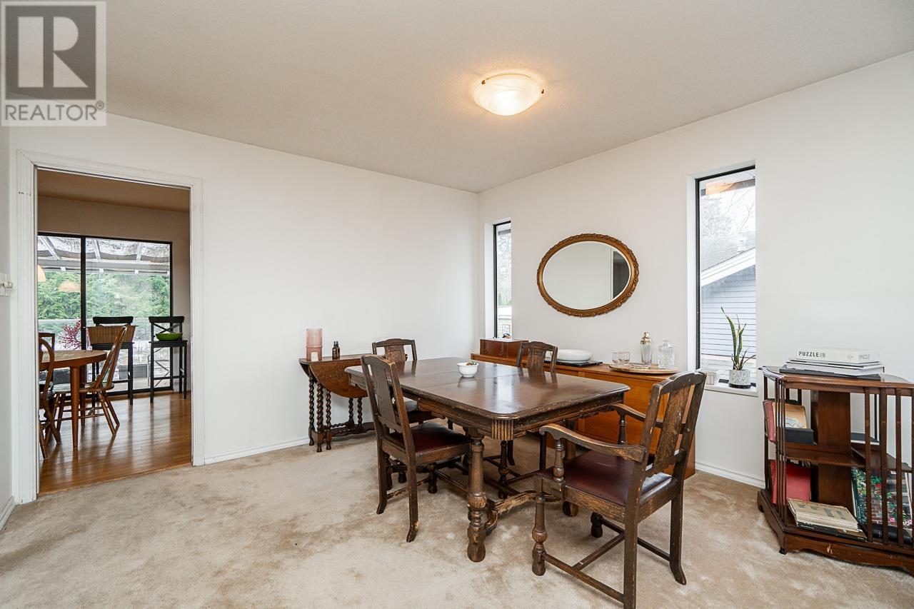 Property at 5560 WALLACE AVENUE image 3