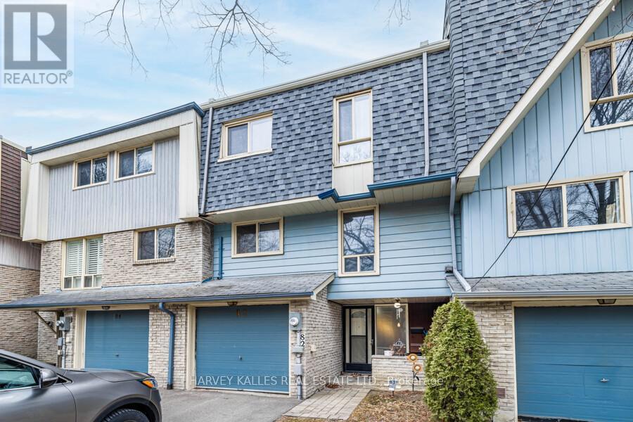 82 Poplar Crescent, Aurora (Aurora Highlands), Ontario  L4G 3L3 - Photo 2 - N12063860